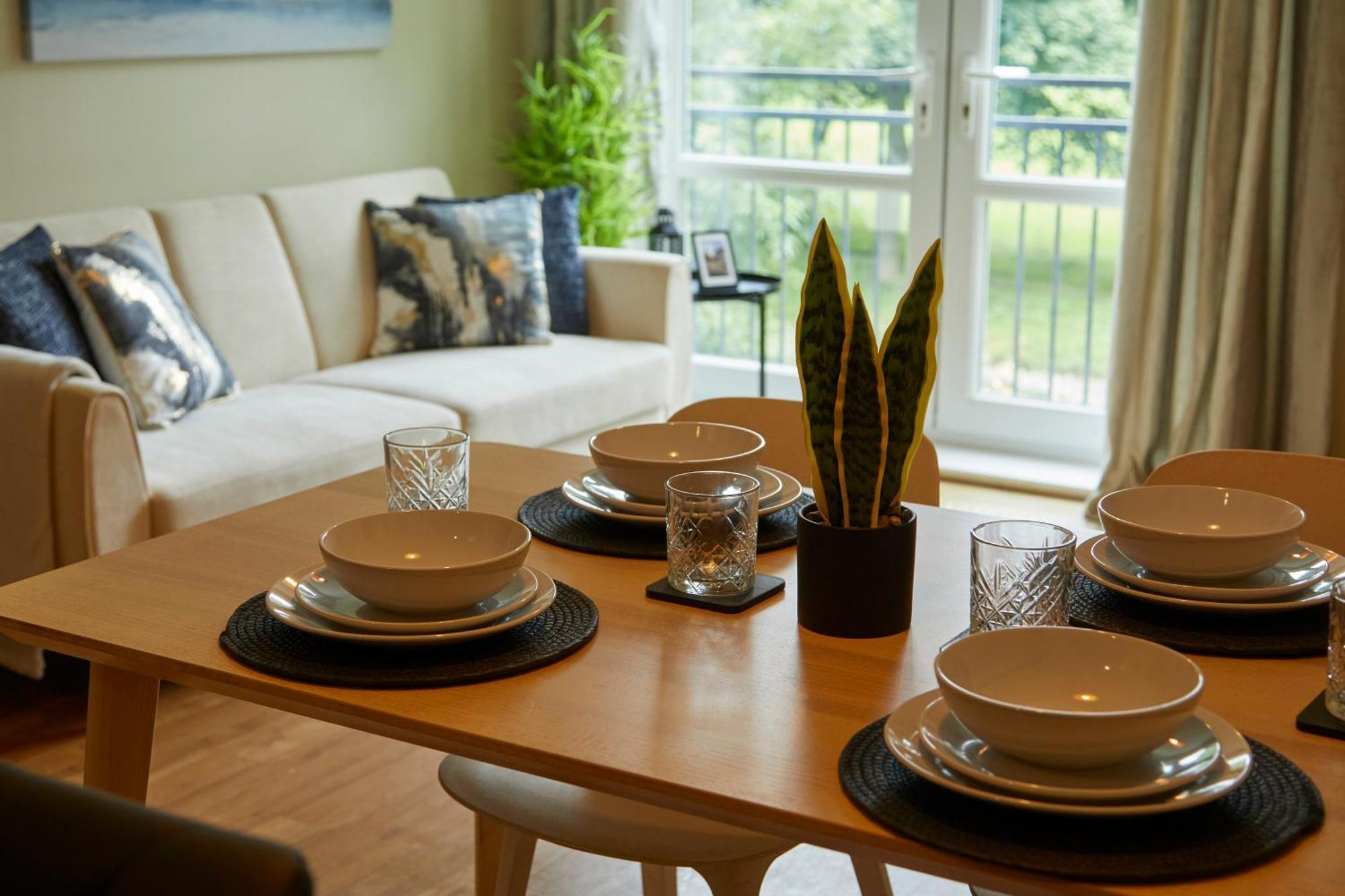 Stylish 2-Bedroom Apartment With Free Parking Halifax Buitenkant foto