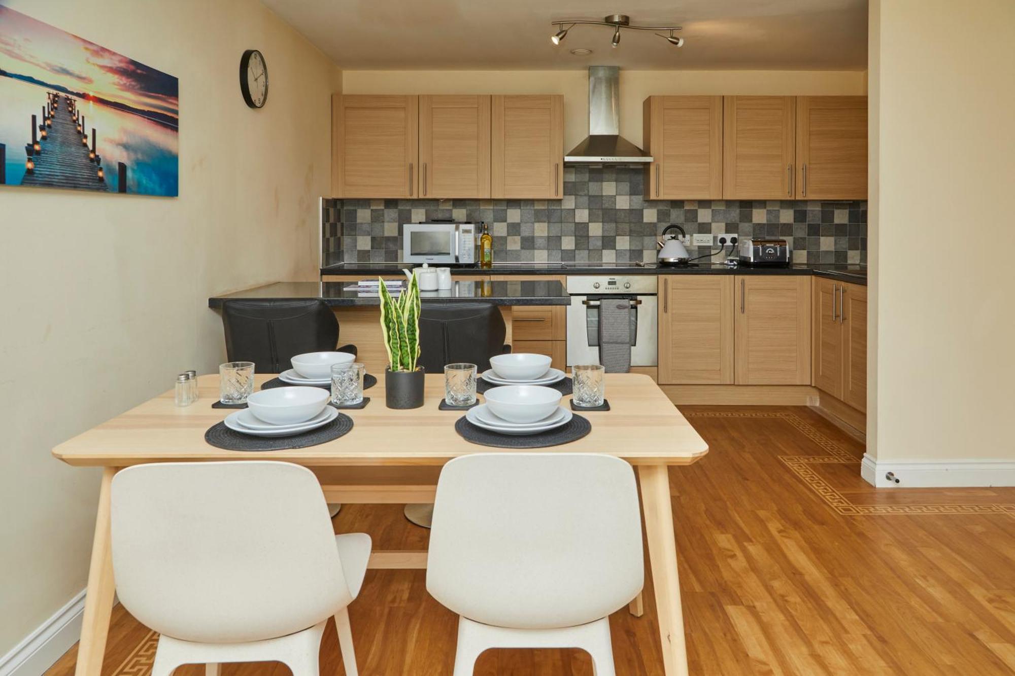 Stylish 2-Bedroom Apartment With Free Parking Halifax Buitenkant foto