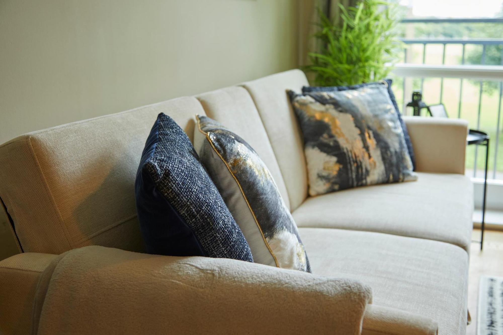 Stylish 2-Bedroom Apartment With Free Parking Halifax Buitenkant foto