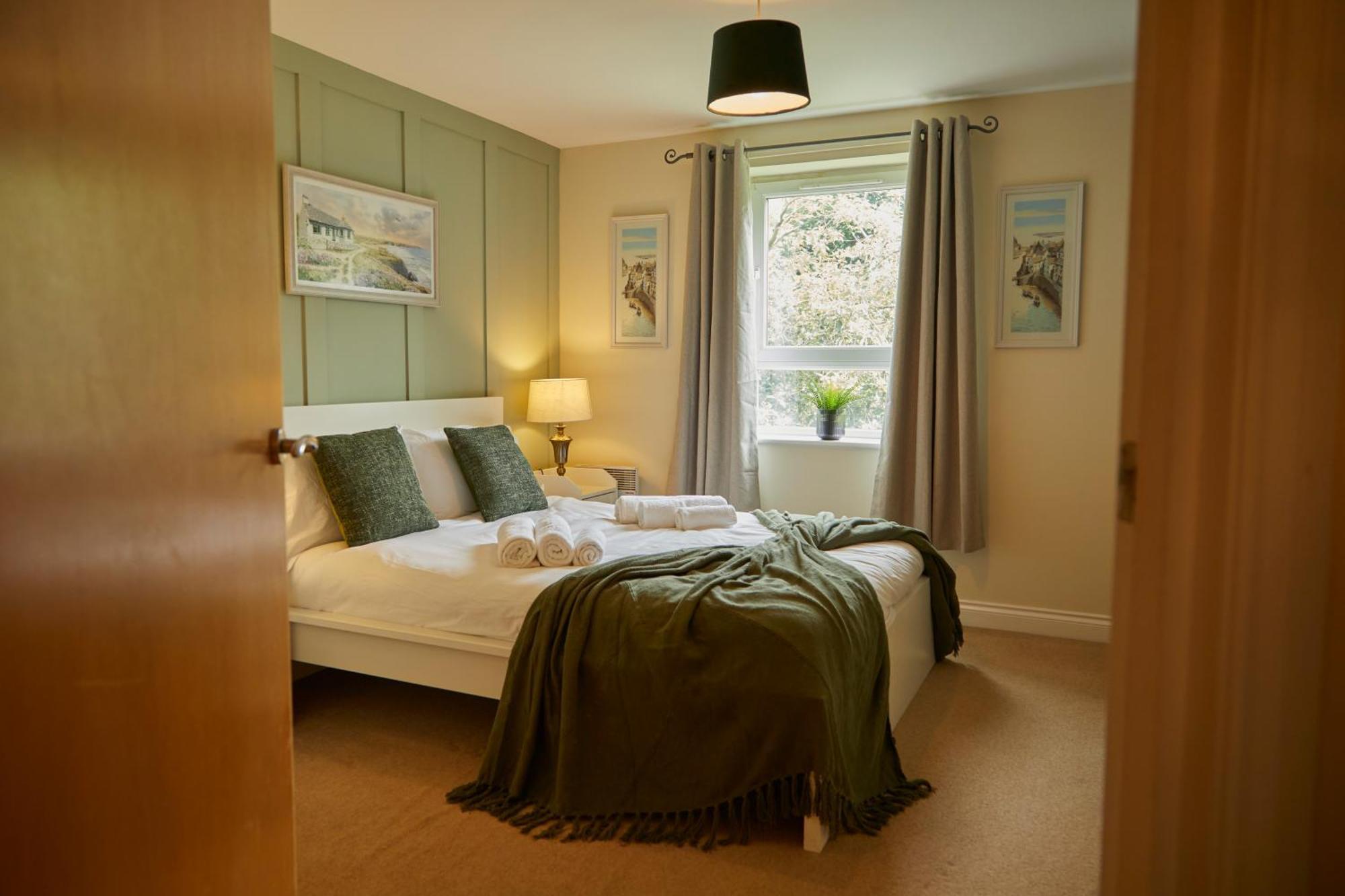 Stylish 2-Bedroom Apartment With Free Parking Halifax Buitenkant foto