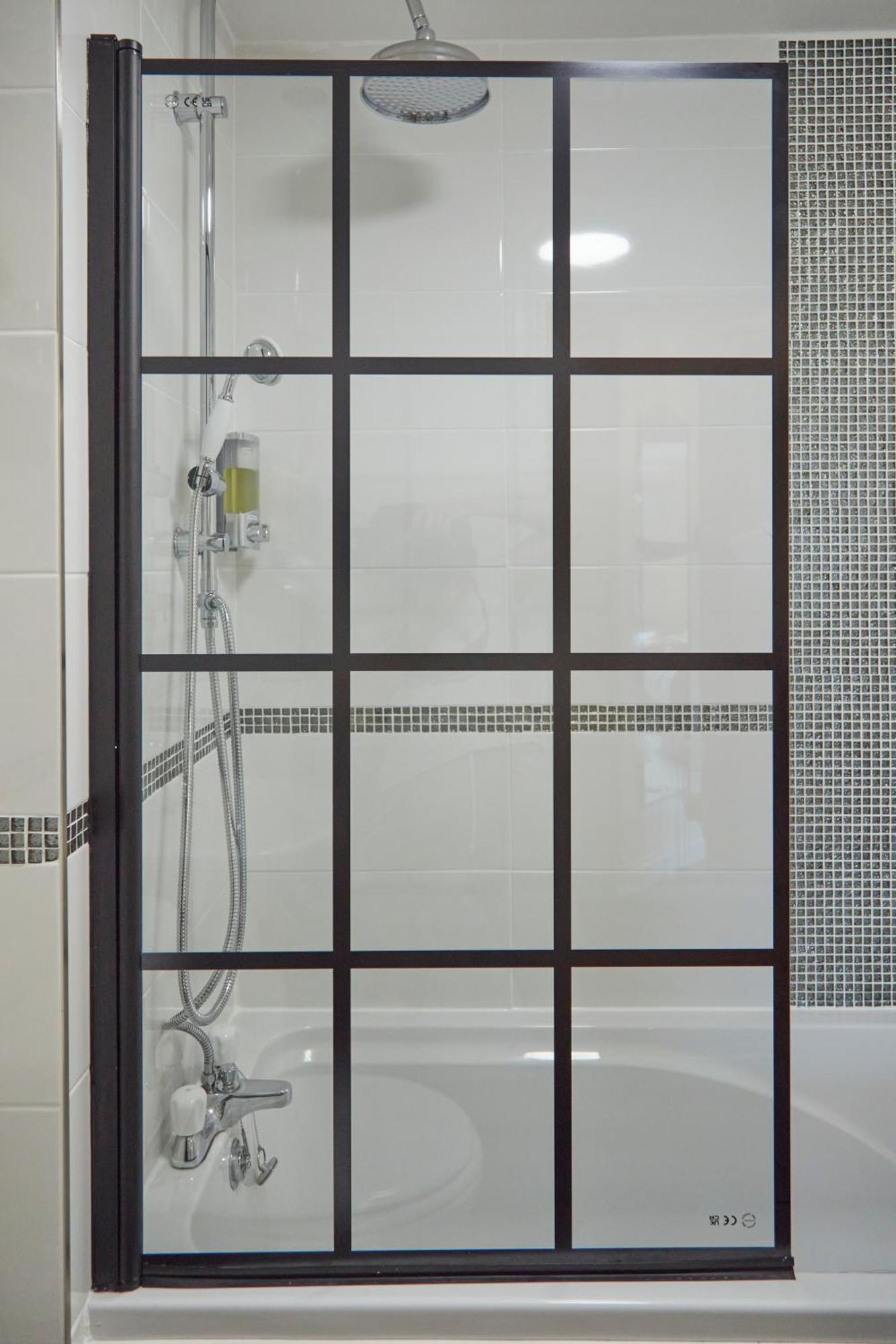 Stylish 2-Bedroom Apartment With Free Parking Halifax Buitenkant foto
