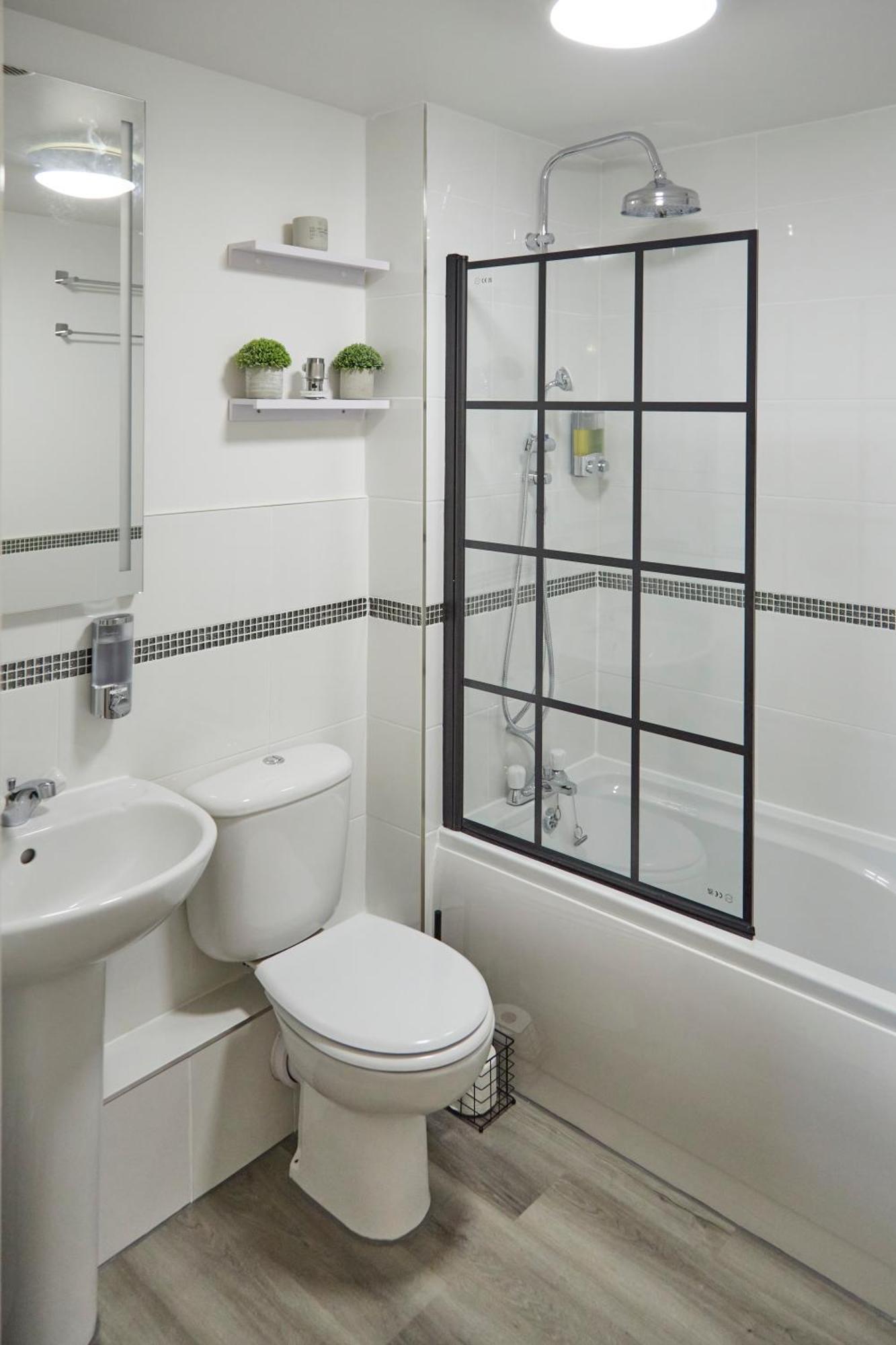 Stylish 2-Bedroom Apartment With Free Parking Halifax Buitenkant foto